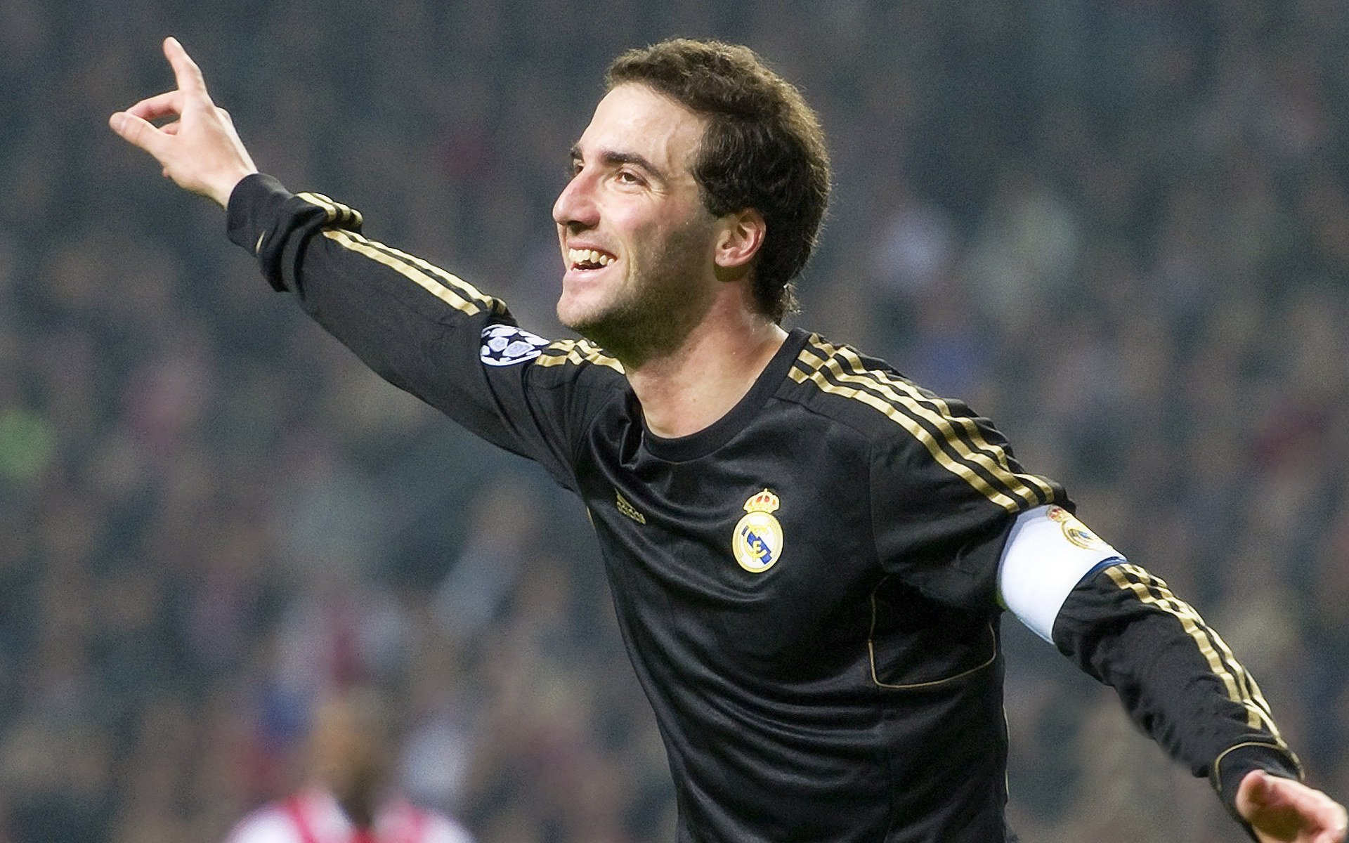 九游体育官网入口-跨界合作创新：电竞与时尚、影视的深度融合，电竞 合作